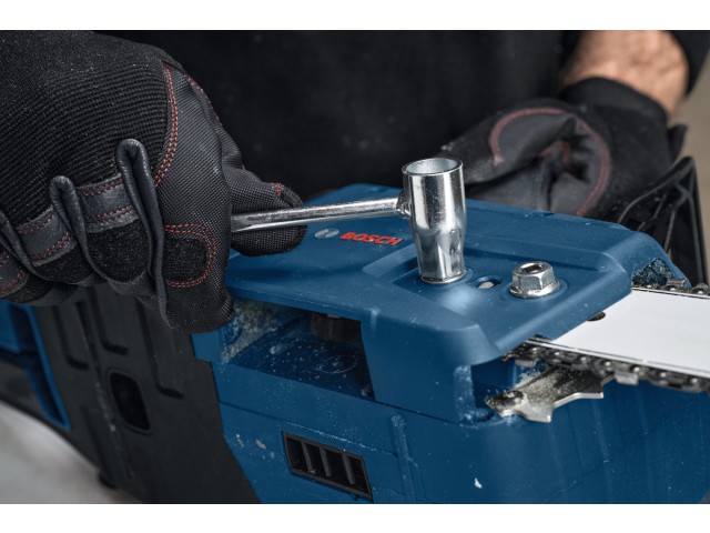 Akumulatorska verižna žaga Bosch GKE 18V-40, 06008D3001